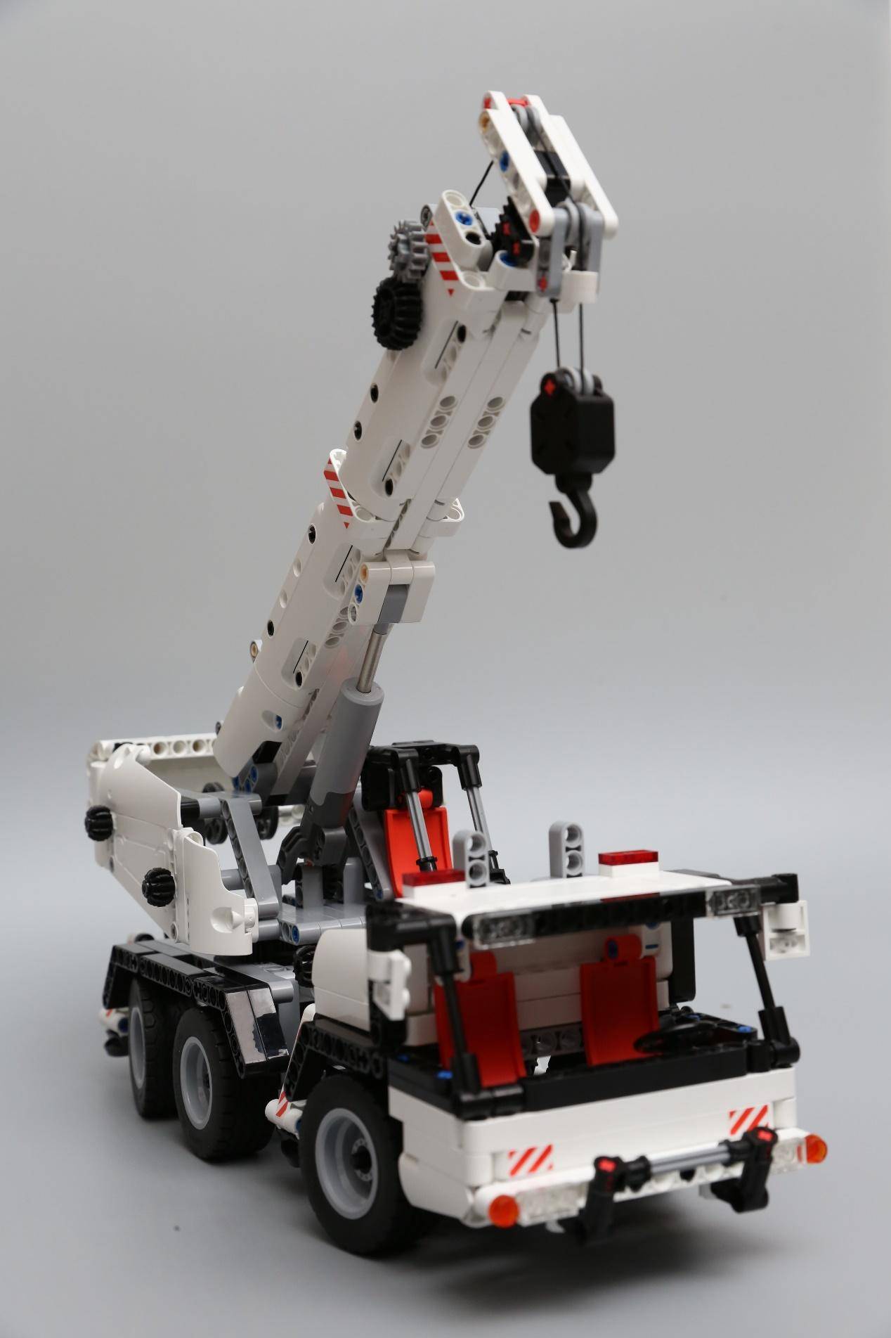 乐高新手拼搭700多颗粒的积木,乐高大块积木拼搭