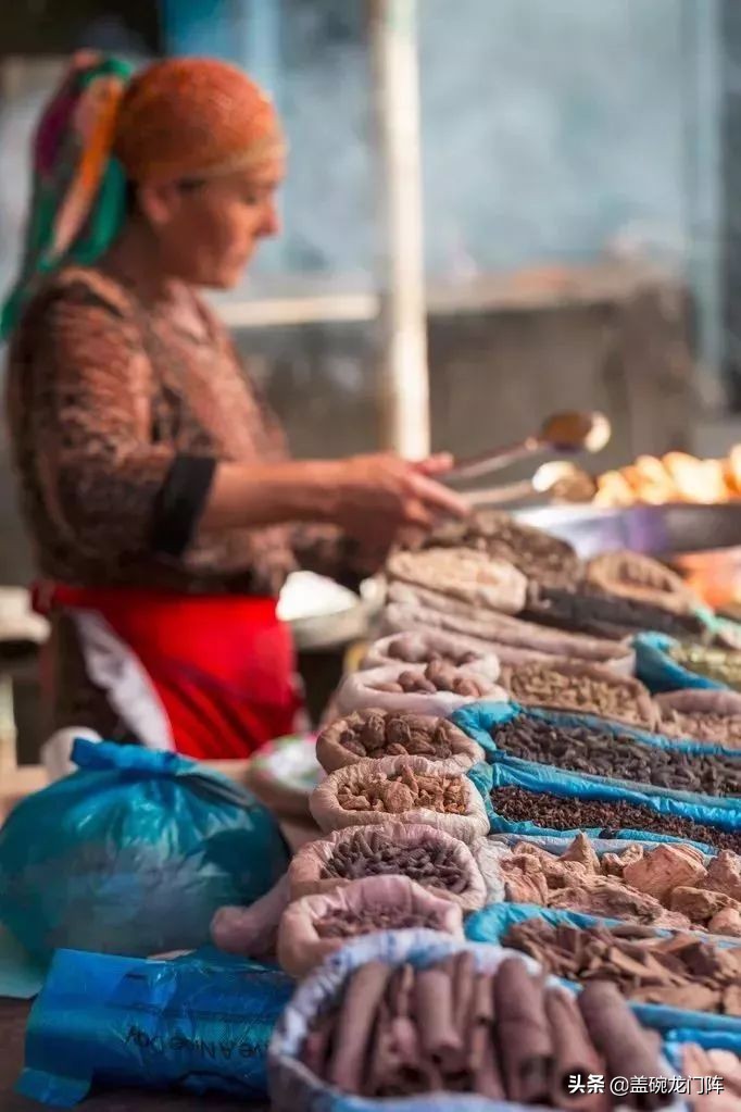 *疆新**往西，这片神奇的处女地，去一次相当环游大半个世界！