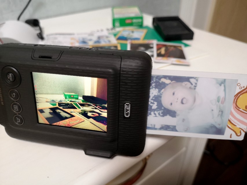 能通过手机打印照片的富士拍立得,富士拍立得打开后盖拍出照片效果