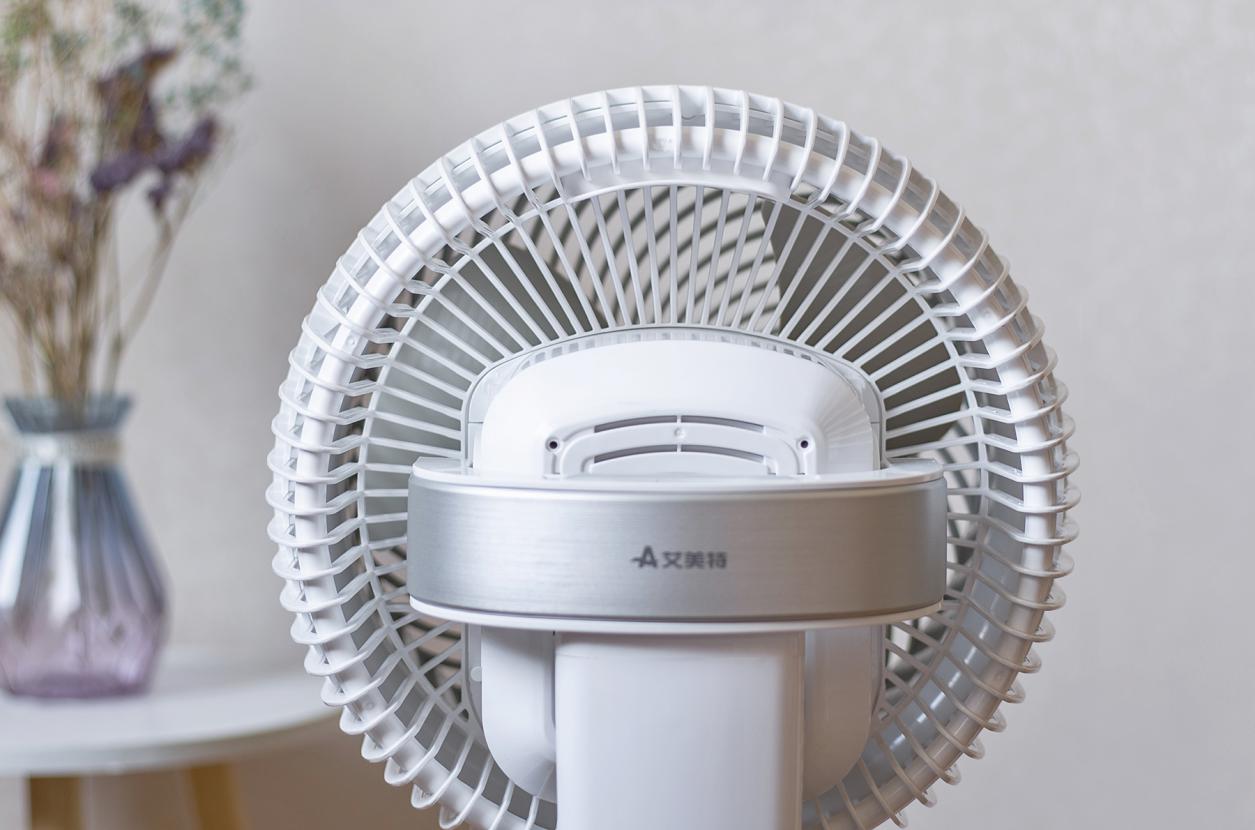 艾美特空调扇怎么用更凉快,空气循环扇让空调更凉快