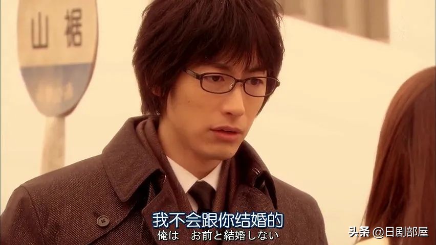 钘ゅ唸闈涜妭鐩鎼,钘ゅ唸闈涚患鑹烘彁鍒扮殑濂崇敓鏄皝