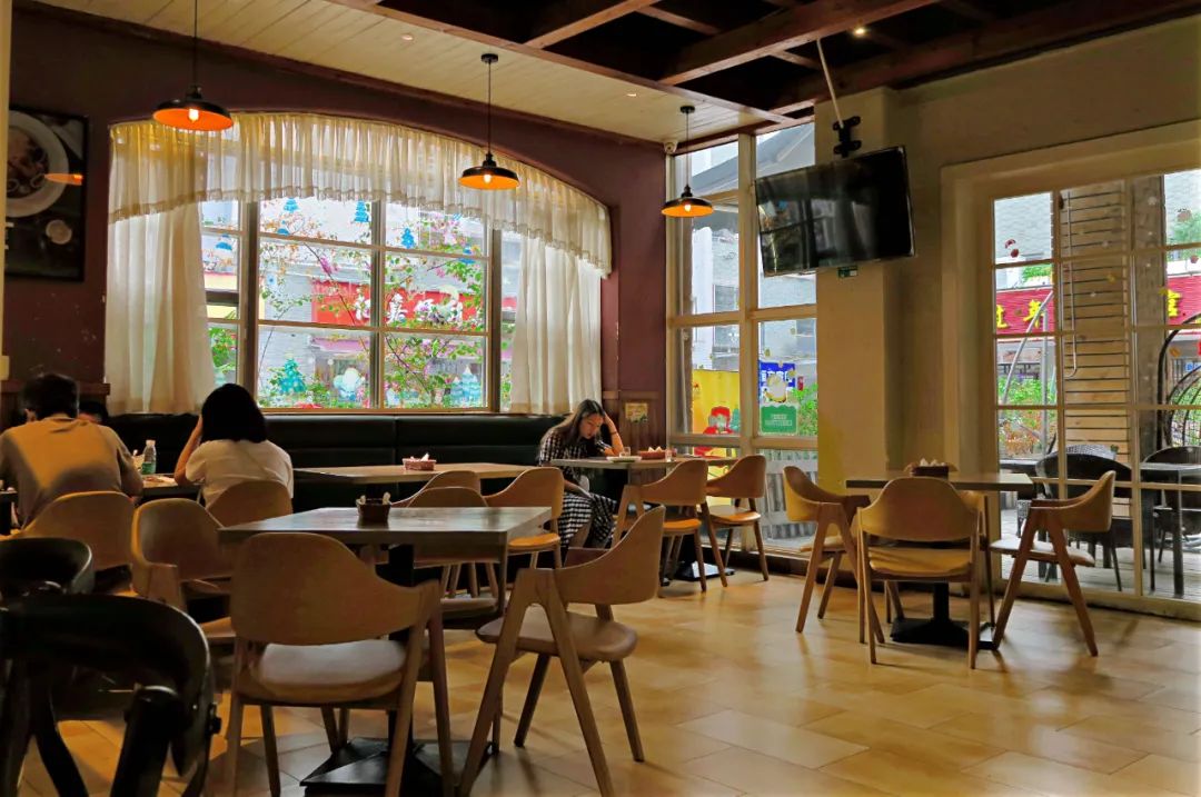 学生时代勾你馋虫的街边店,你和它上一次见面隔了几年?