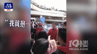 乞丐街头行乞认出妈妈,五年后街头乞讨认出妈妈