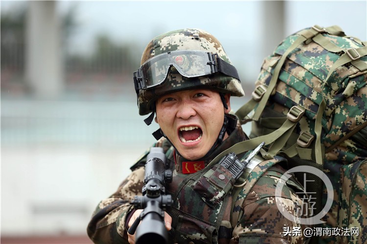 许三多在部队拿过什么奖,重庆许三多视频