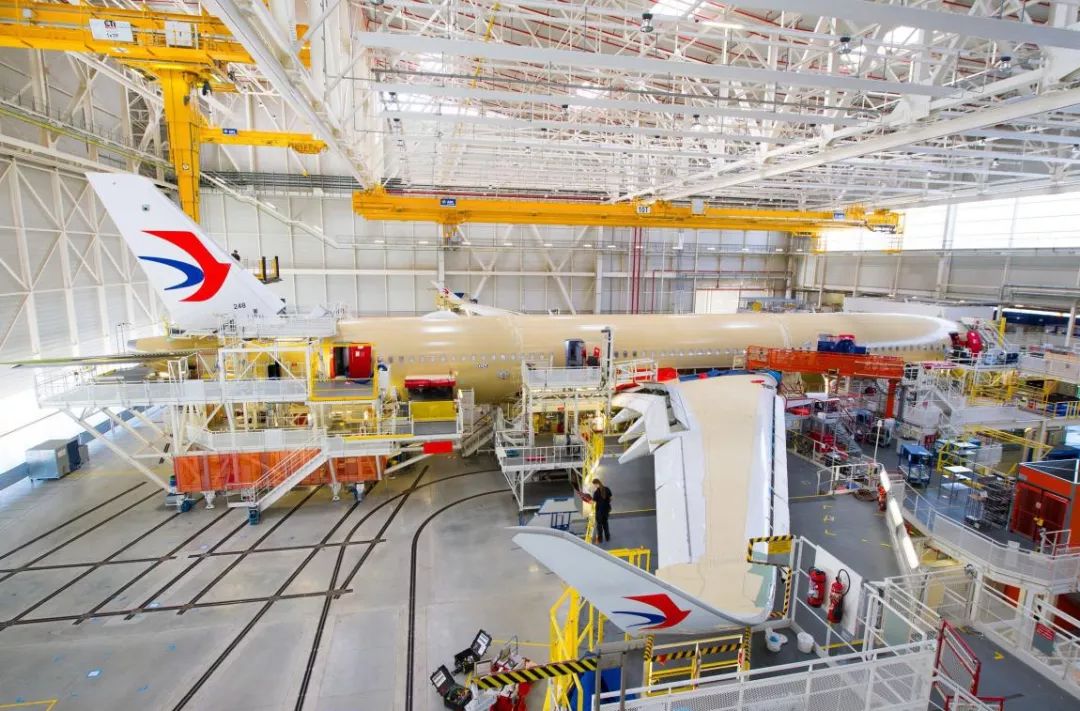 东航a350飞成都航班任务剧烈颠簸,东航a350超级经济舱跟经济舱区别