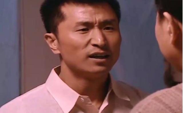 亮剑：丁伟军长住招待所，为何连单人间没有？这是那个时代的军人