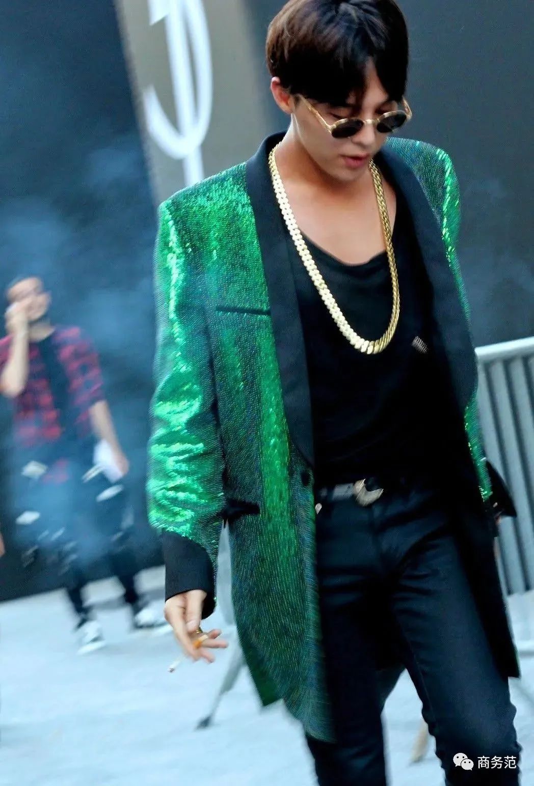 权志龙和jennie约会穿什么鞋,权志龙与jennie的穿搭