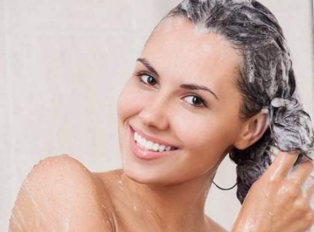 洗发去头皮屑的小技巧,如何用任何洗发水洗头一周都不油