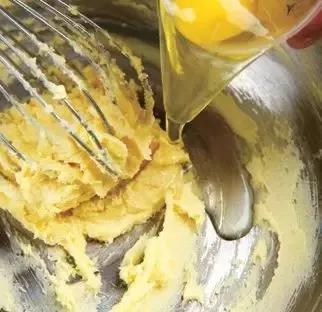 蛋糕店制作蛋糕胚的简单方法,烘焙蛋糕胚门店做法