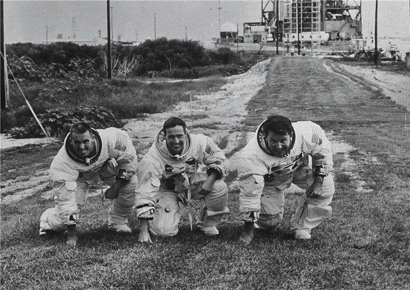 从“阿波罗1号”全体乘员牺牲，到实现20世纪最伟大成就之一，人类登月50年，从悲剧到传奇