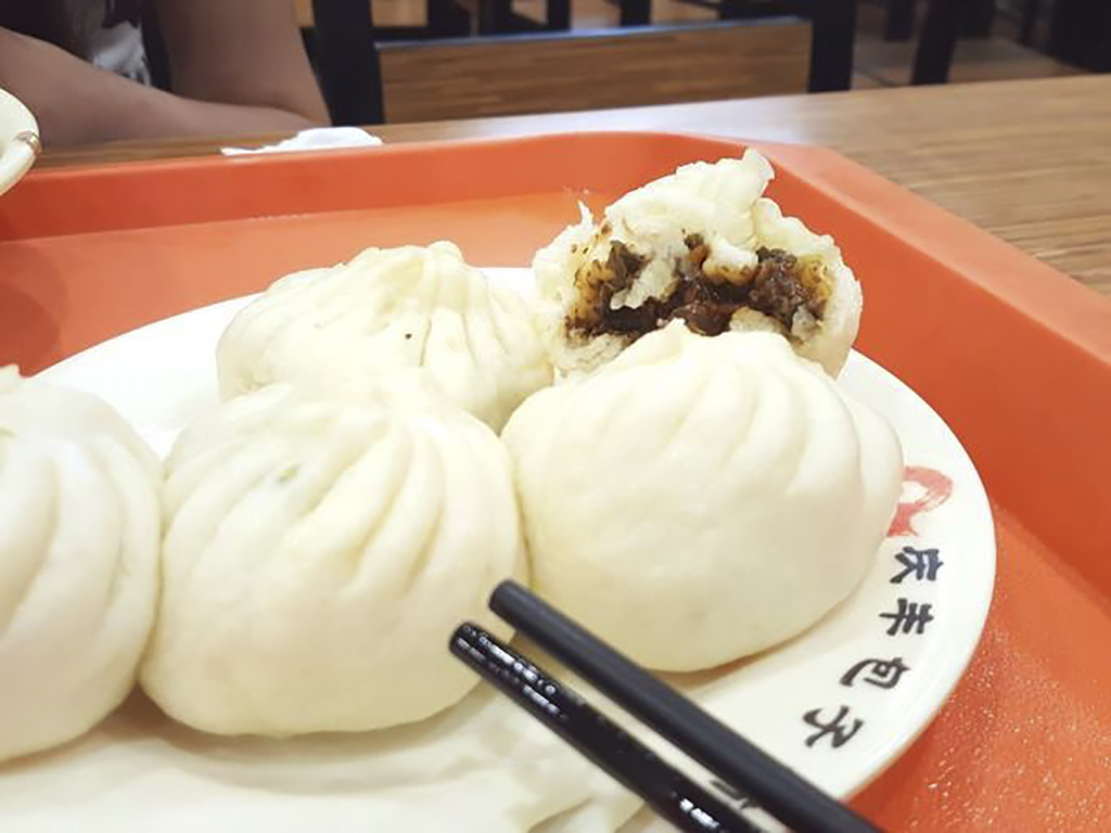 北京有名的庆丰包子，也随潮涨价，看看啥价格？一般人吃不起