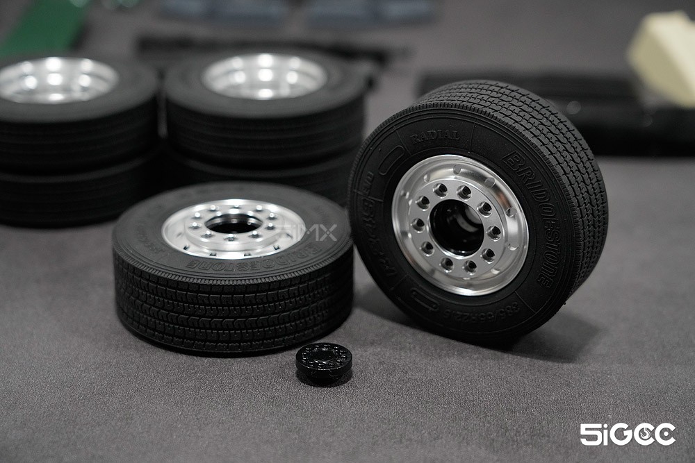 组装f2000拖头,组装f2000卡车模型