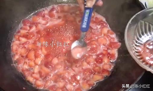 自己在家做草莓酱的方法,怎么做草莓酱又简单又好吃
