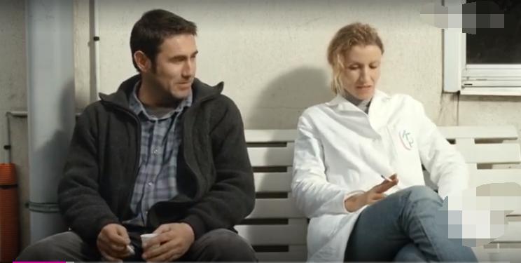 男孩背后长了一只翅膀,男孩身上长了一对翅膀是什么电影