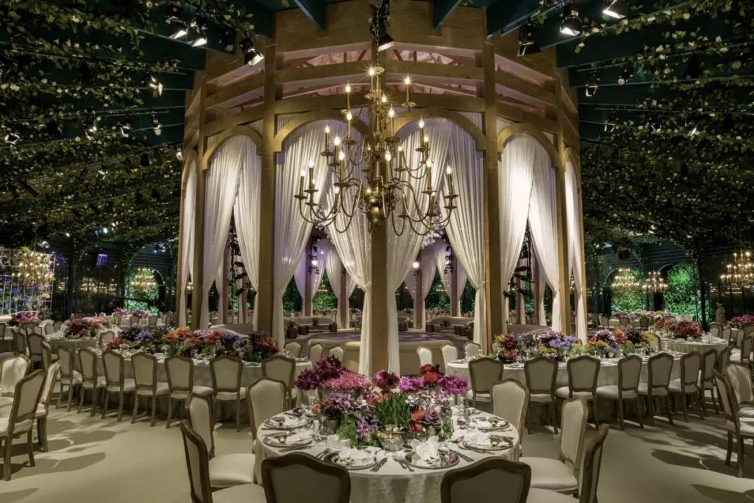 这才是婚礼真正应该有的样子,前院办婚礼后院摆酒席