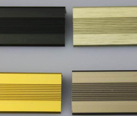 现在家里铺怎样的地毯好打理,现在还有人客厅放地毯么