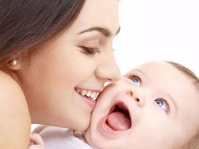 新妈妈奶胀但挤不出来怎么办,产后不哺乳如何保住乳房丰满