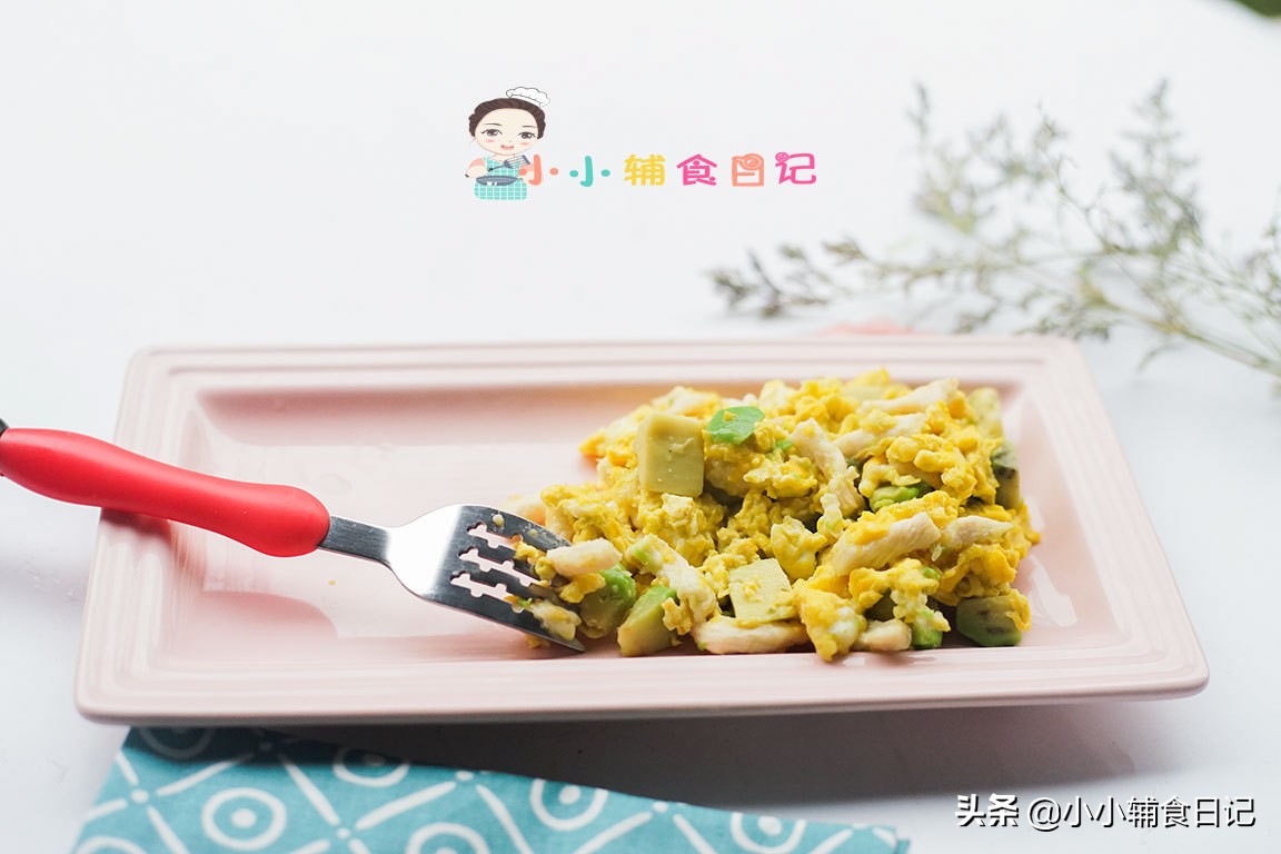 牛油果很硬很生可以直接吃吗,牛油果熟了果肉是硬的还是软的