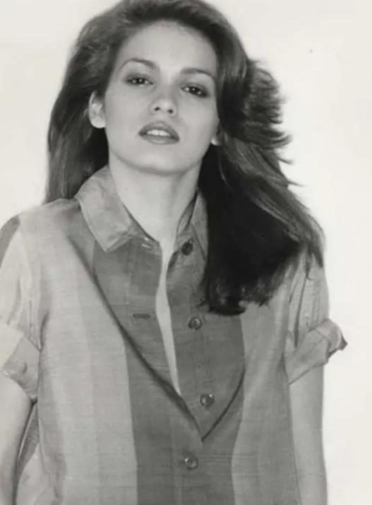 世界第一女超模吸毒 (世界第一超模吸毒)