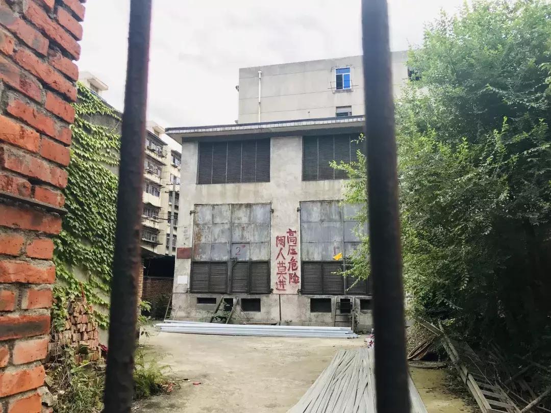 从钢管厂五区晃到莲花新区