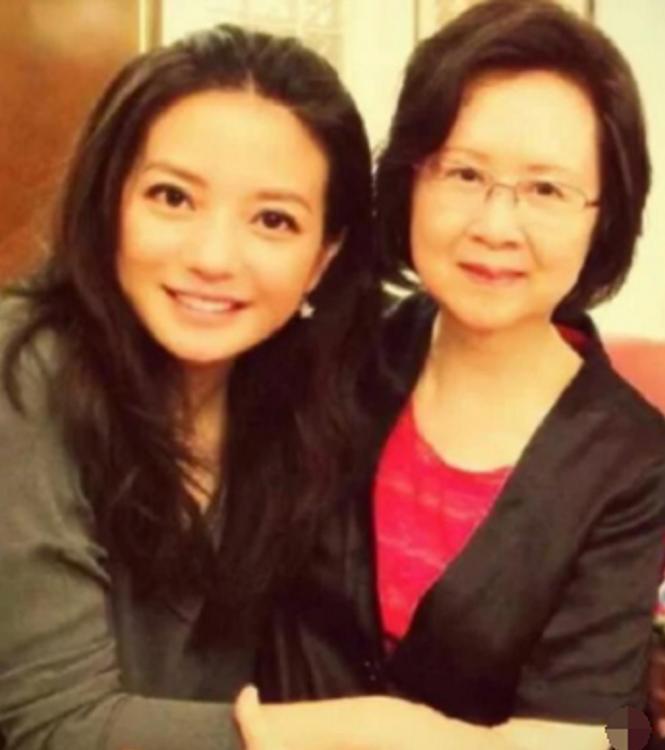 琼瑶评价赵薇的原因,琼瑶当年评价赵薇