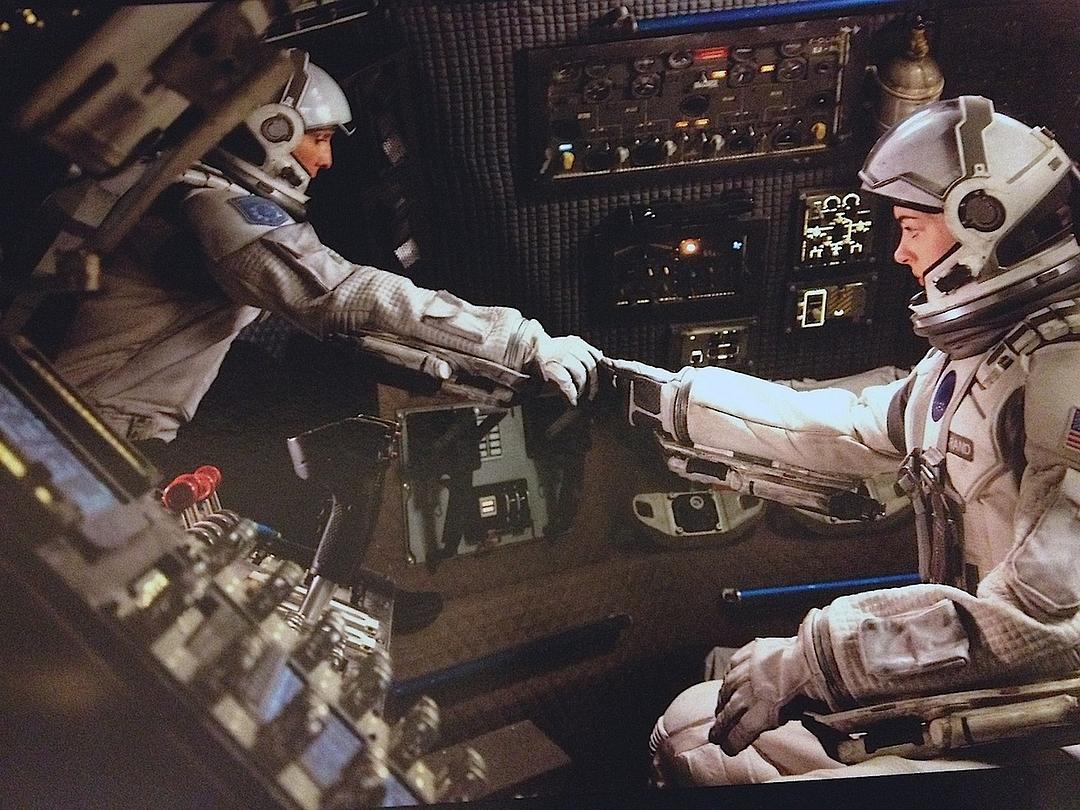 星际穿越披着科幻外衣,彻底解读星际穿越