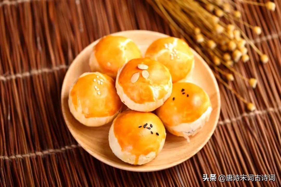 人生如旅唯有美食不可辜负的诗句,70句美食诗词不负人生不负胃