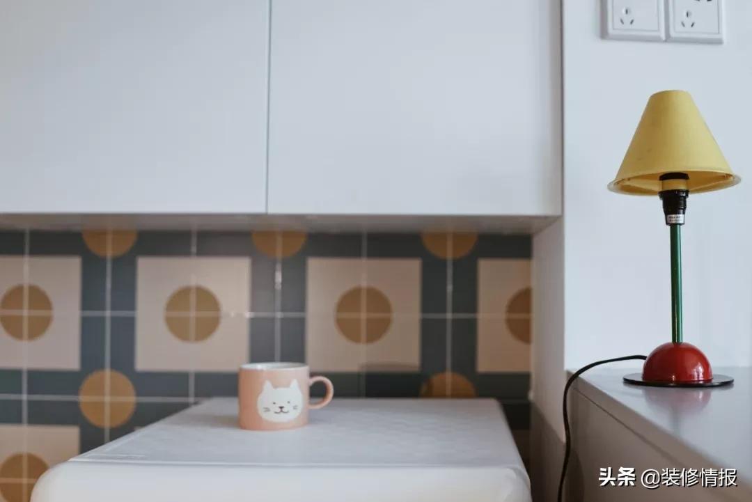 她买下32㎡上海老旧学区房,为女儿打造小桃园还有20㎡舒适大庭院