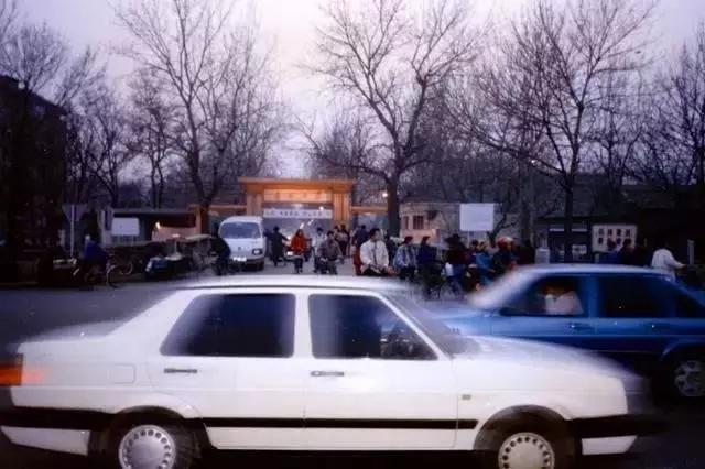 九十年代天津老照片图文,老照片1980年的天津街景