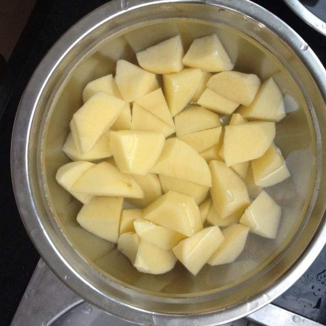 发芽马铃薯中毒案例,发芽马铃薯中毒属于什么中毒