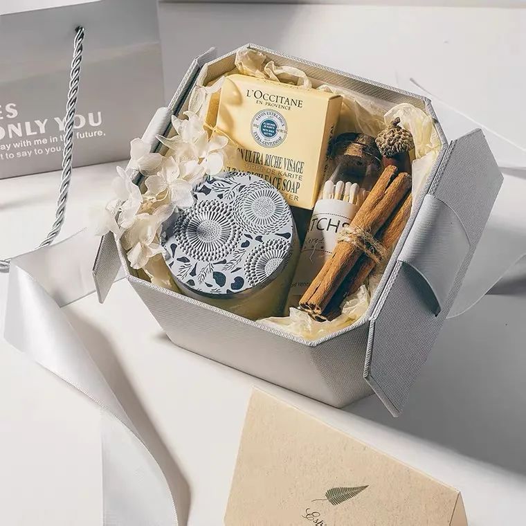 手脚冰凉的女生会宫寒吗,女孩子手脚冰凉是宫寒还是体寒