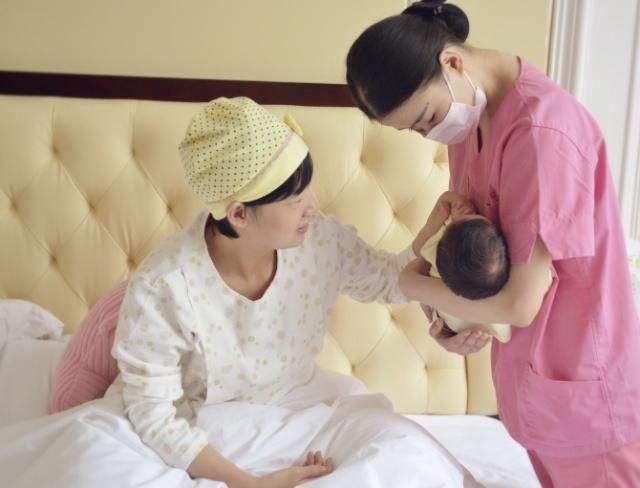 生完孩子多久之后就能出去了,生了孩子多久可以回娘家