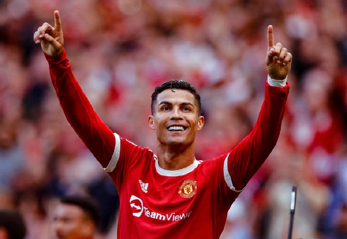 c罗重返曼联穿几号球衣,探秘更衣室