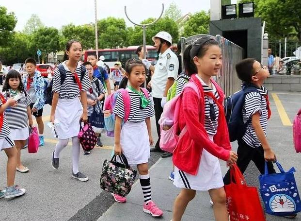 扎堆叫“雨萱”的时代过去了，新一批雷同名字接踵而来，老师无奈