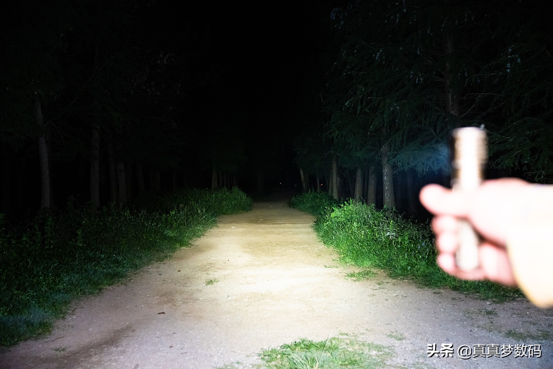 强光手电筒应该如何选择,强光手电筒怎样选