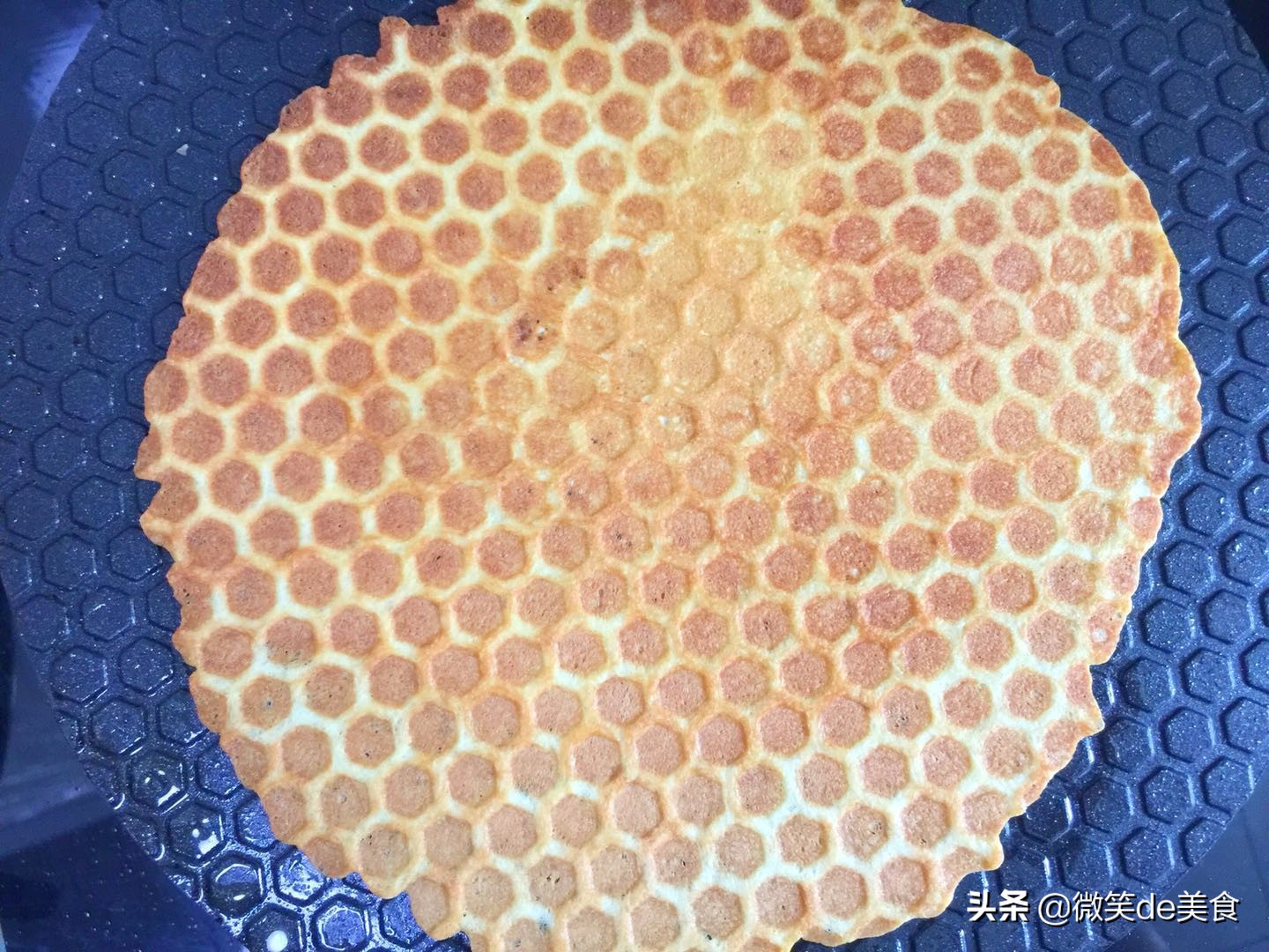 普通面粉做蛋卷的方法,不用面粉只用鸡蛋做的蛋卷