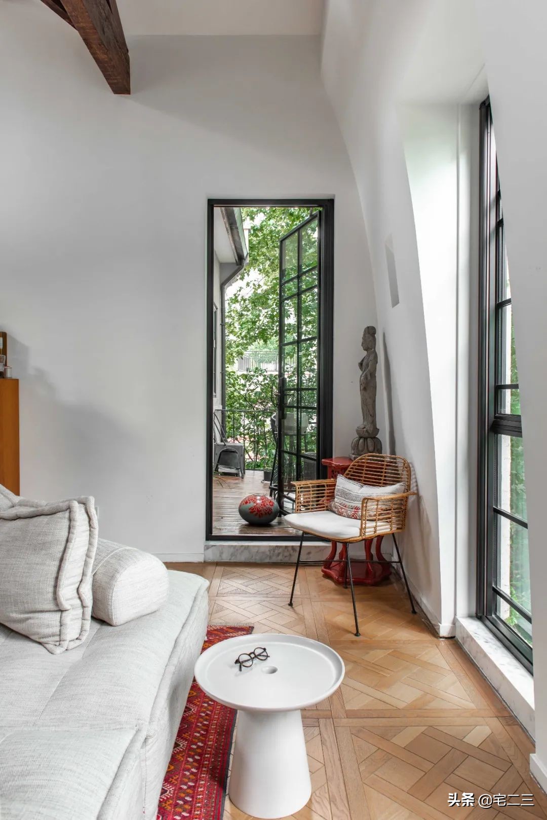 一栋隐居闹市的上海老洋房，一对“新克勒”夫妻的躺平日常