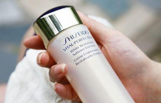 深层补水的化妆水排名,保湿化妆水排行榜最新版