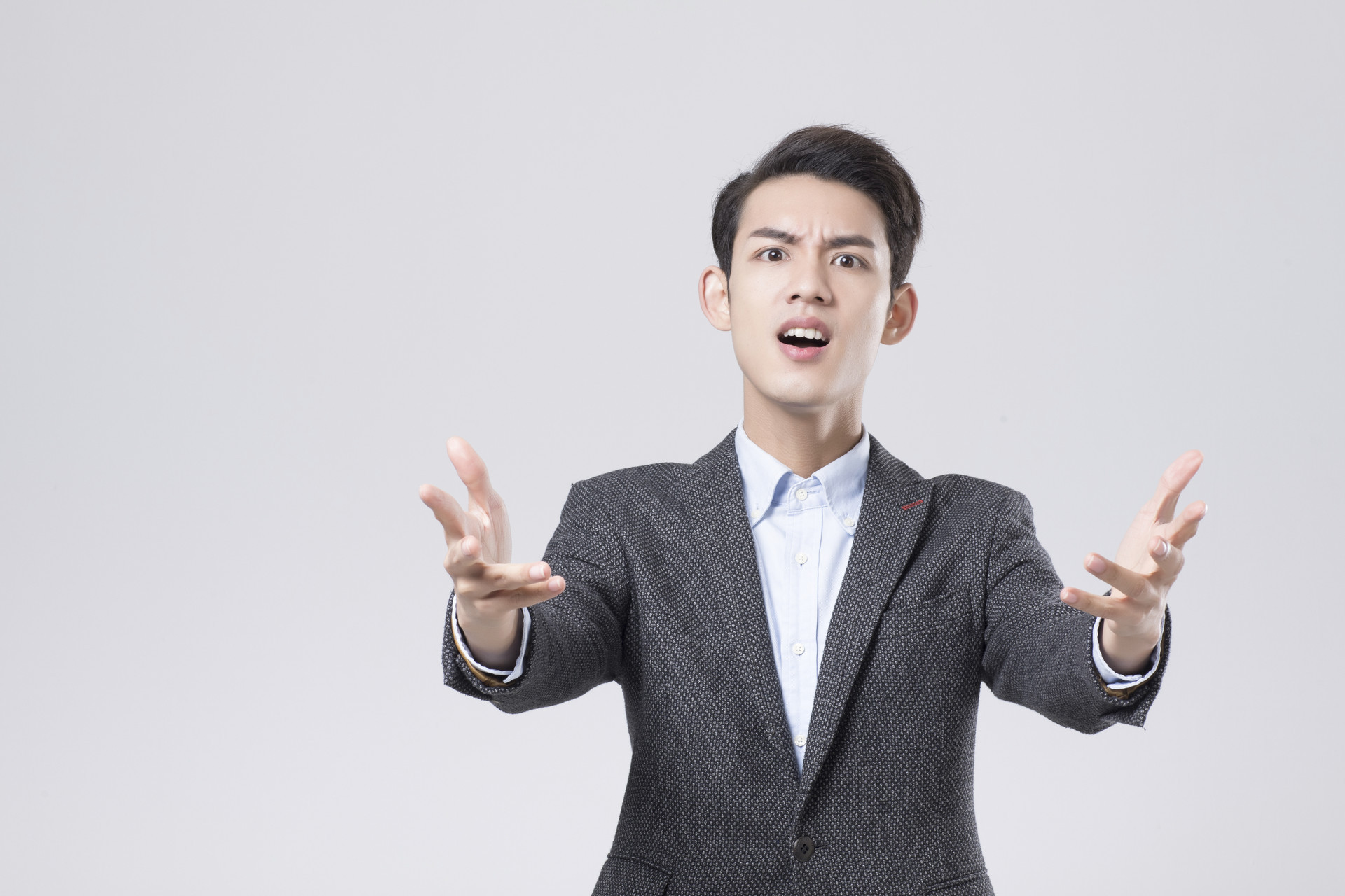 客户要投诉你要怎么安抚客户,遇到蛮不讲理的客户闹事怎么解决