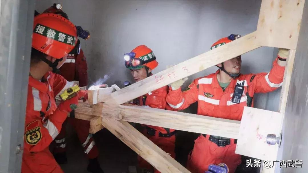 来当*警武**工兵吗?常和死神拼命的那种...