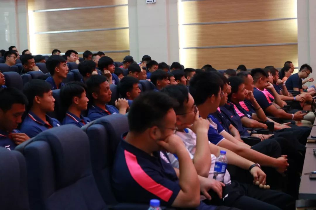 鍏充簬瓒崇悆涓殑鍙嶅叴濂嬪墏,瓒崇悆鍙嶅叴濂嬪墏