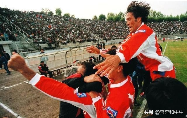 1999年带领山东鲁能泰山夺得双冠,99年鲁能泰山双冠王之路