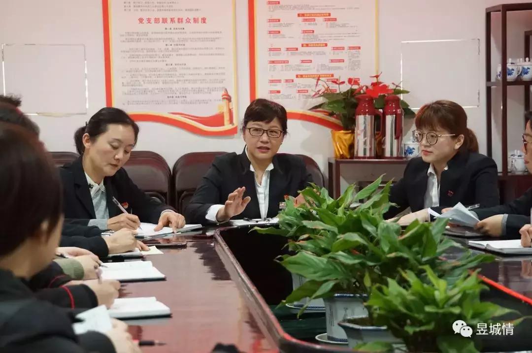 责任铸就荣耀巾帼不让须眉——记黄山百大总经理金秋辉