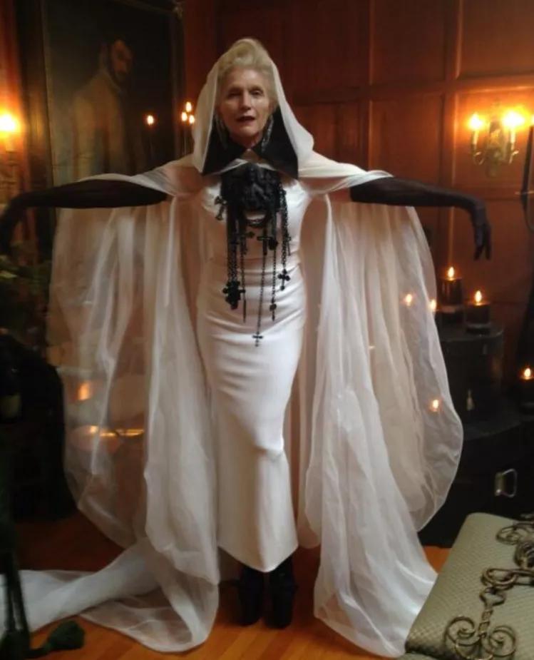 养大3个亿万富豪、67岁全裸上杂志：她的人生太硬核