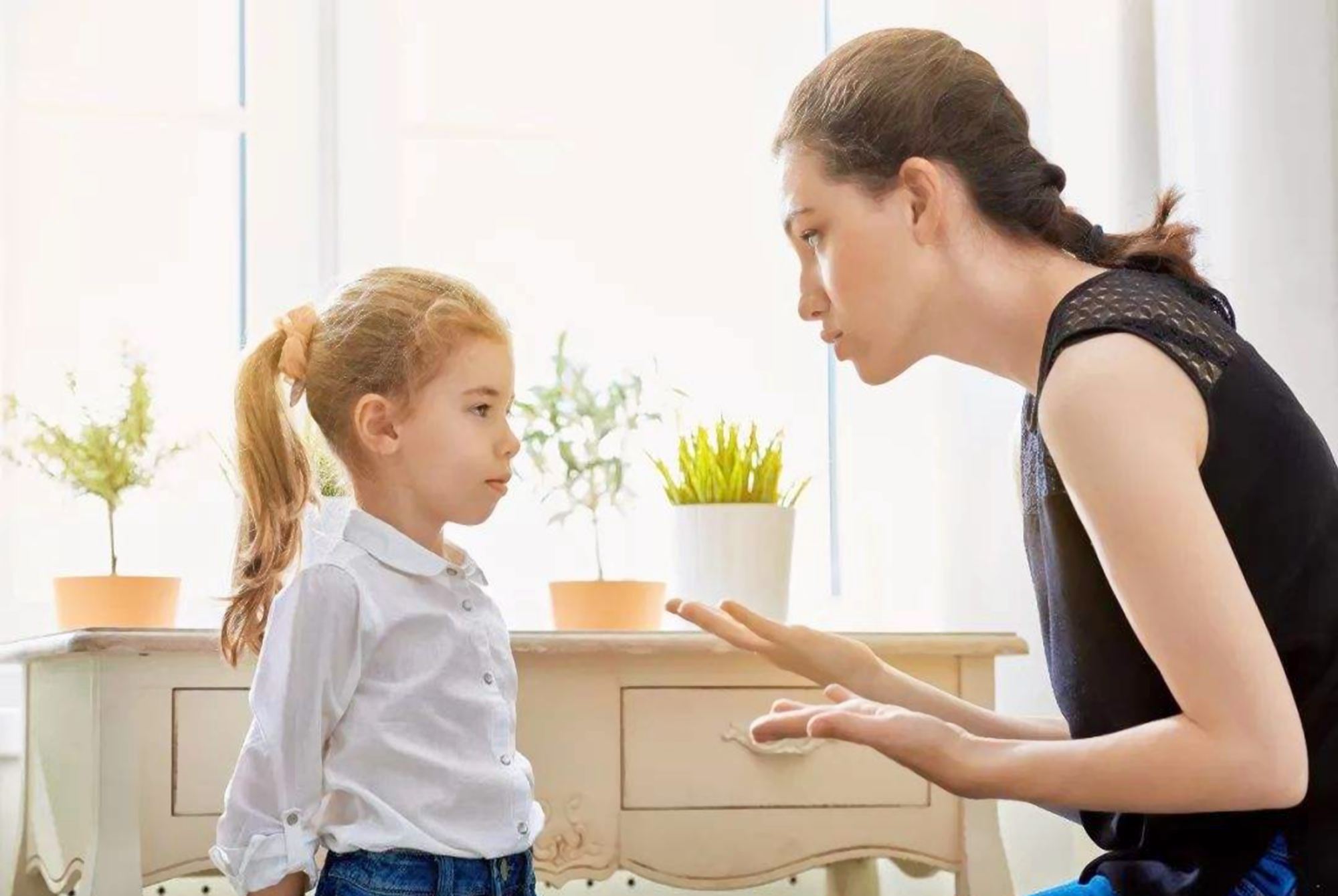 为啥孩子不在幼儿园拉臭臭？四个“苦衷”要理解，学会正确引导