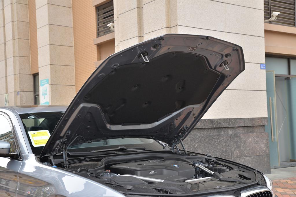 定位豪华车,定位中型豪华suv