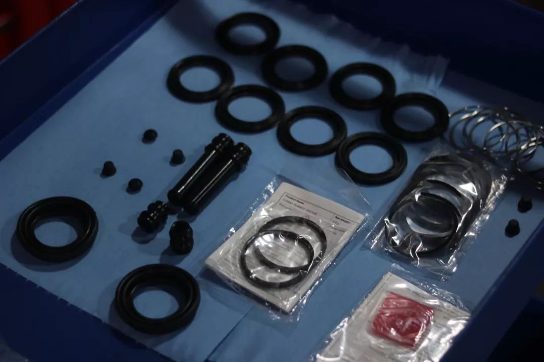 霸道lc150翻新修复全过程,霸道lc150翻新改装全过程