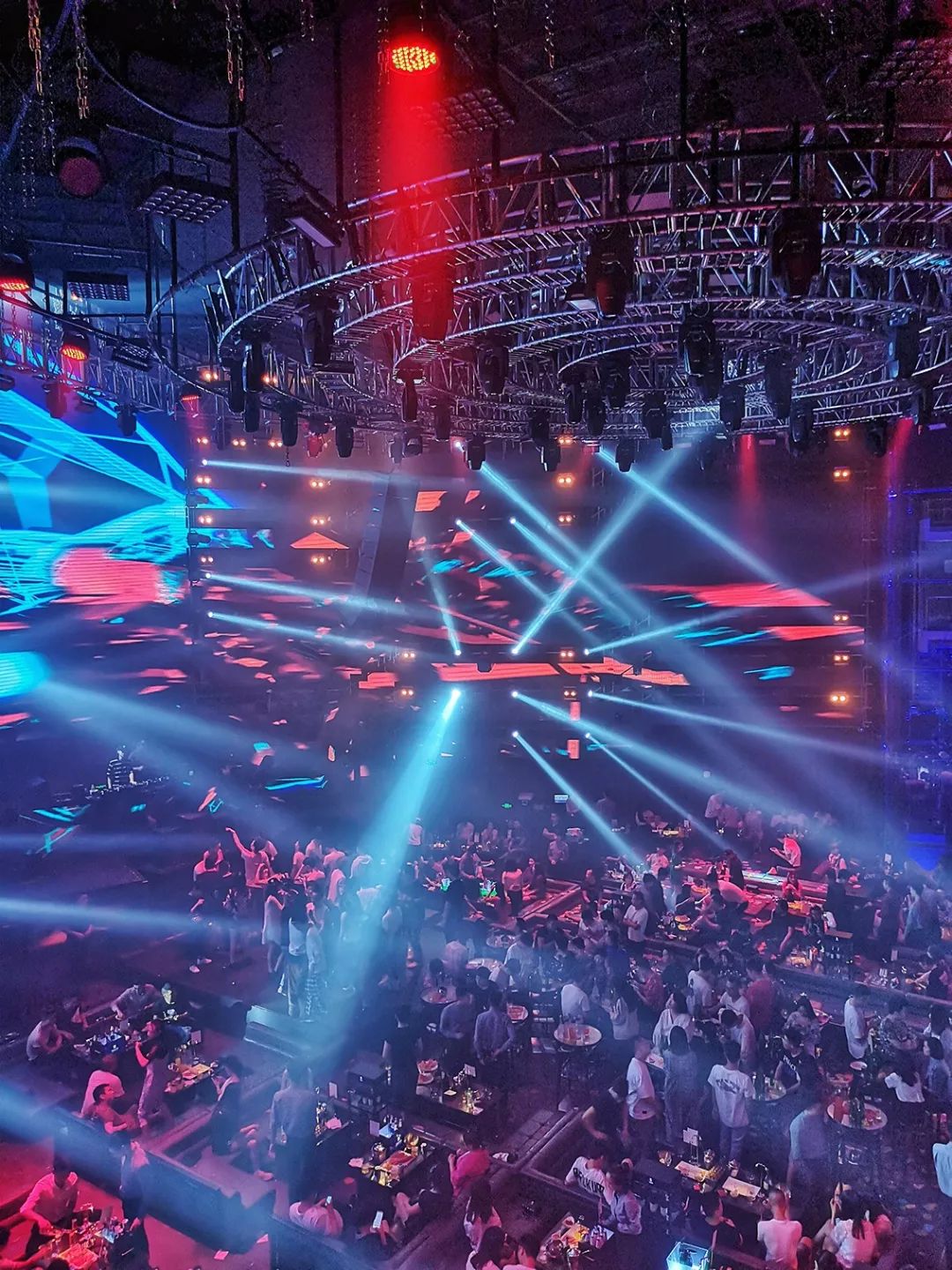 成都酒吧喝酒蹦迪指南,成都酒吧喝酒指南