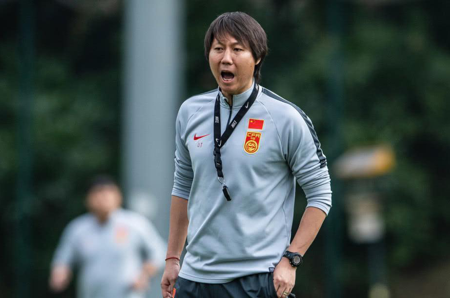 国足何去何从谁能扭转乾坤,国足0-6惨败后的思考