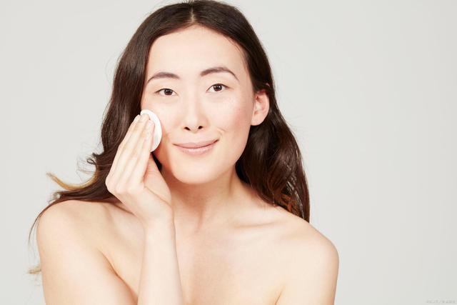 肤色暗沉用什么护肤品可以改善,肤色暗沉怎么调理效果最好
